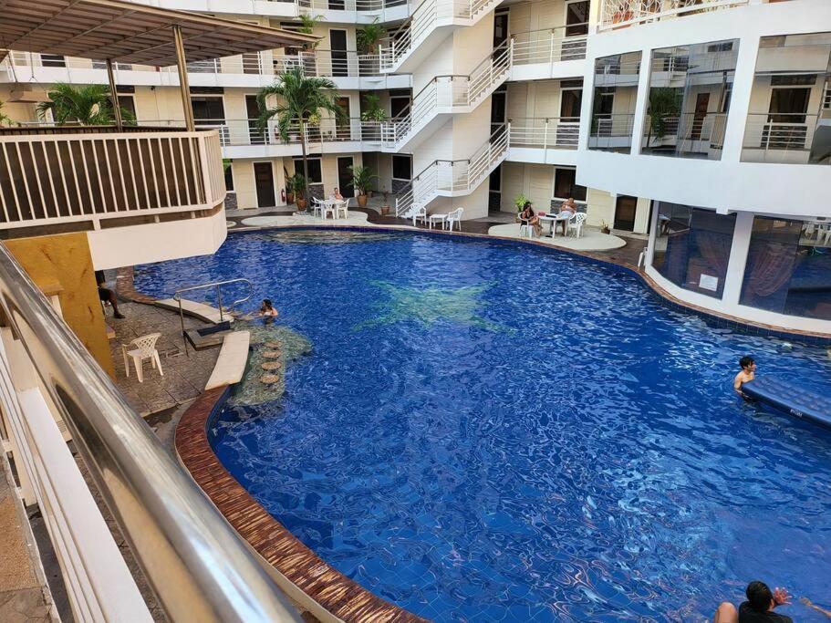 Kandi Big 1 Bedroom King Bed, Free Housekeeping, Wi-Fi Angeles Bagian luar foto