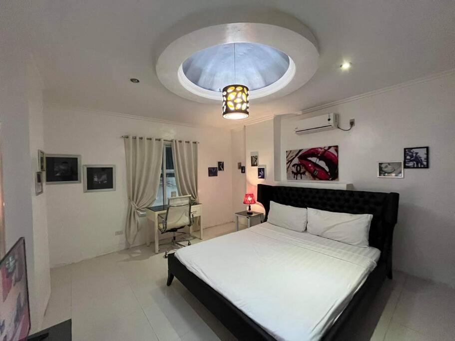 Kandi Big 1 Bedroom King Bed, Free Housekeeping, Wi-Fi Angeles Bagian luar foto