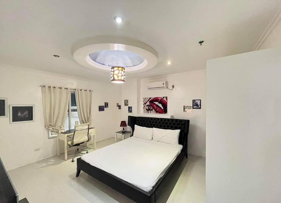 Kandi Big 1 Bedroom King Bed, Free Housekeeping, Wi-Fi Angeles Bagian luar foto