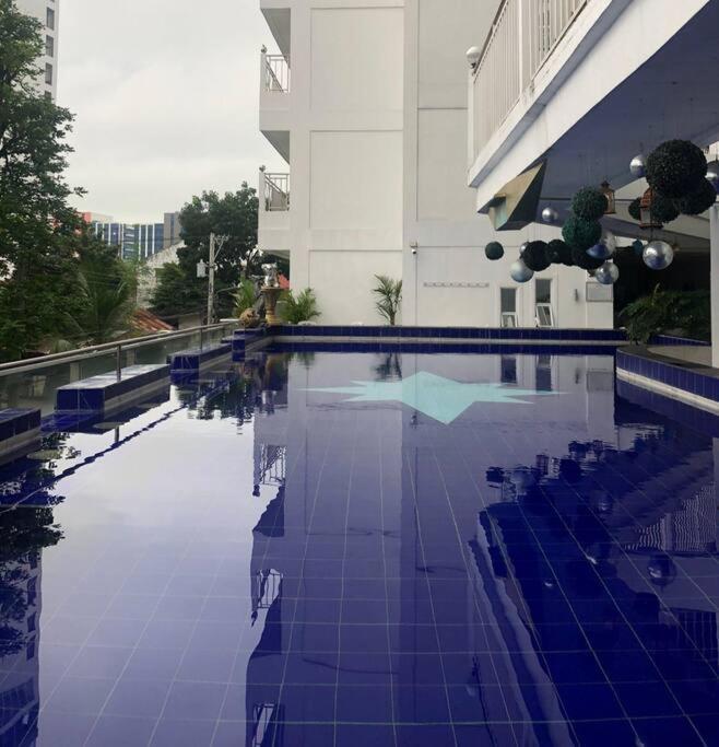 Kandi Big 1 Bedroom King Bed, Free Housekeeping, Wi-Fi Angeles Bagian luar foto